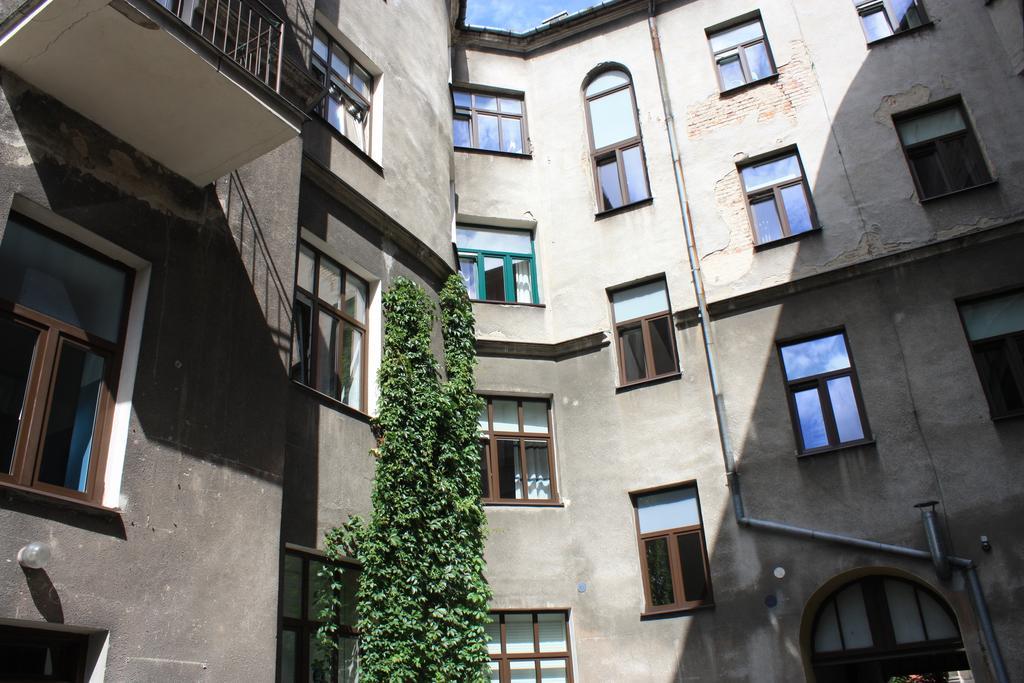 Cent Hostel Lublin Exteriör bild