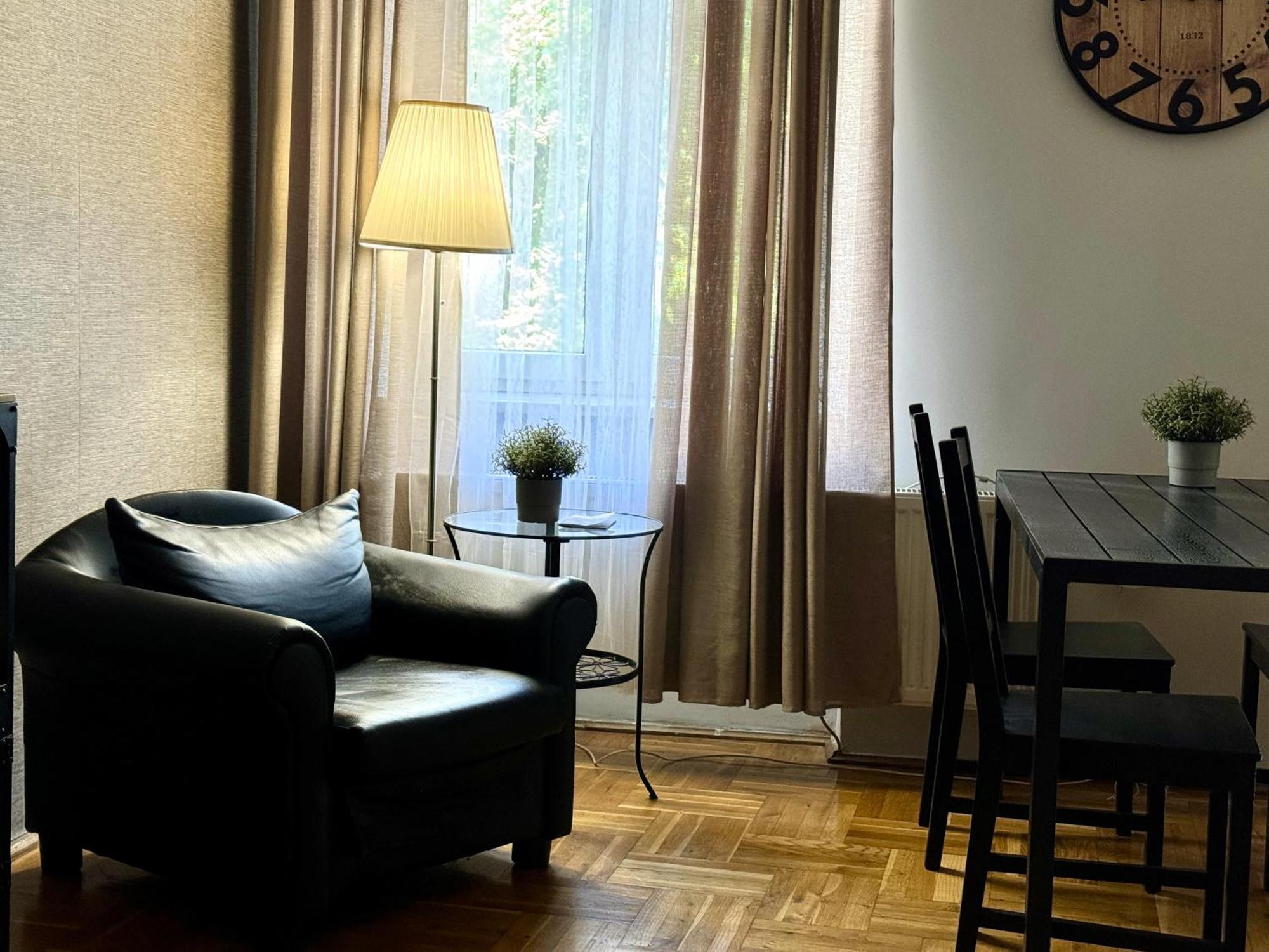 Cent Hostel Lublin Exteriör bild